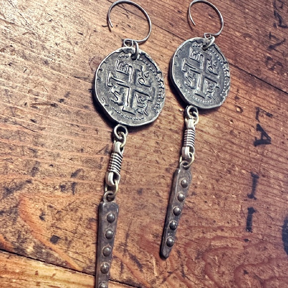 londonerus Jewelry - 1 LEFT rustic old world earrings